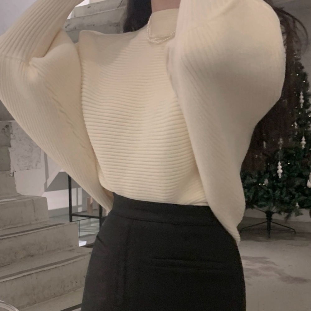 sweater - Picture 4 of 8